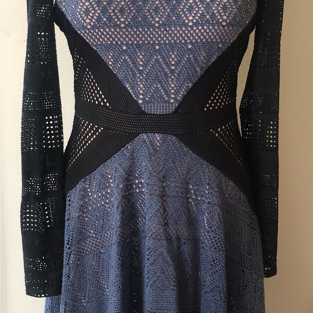 BCBGMaxAzria Blue Embellished Cut Out Long Sleeve Dress